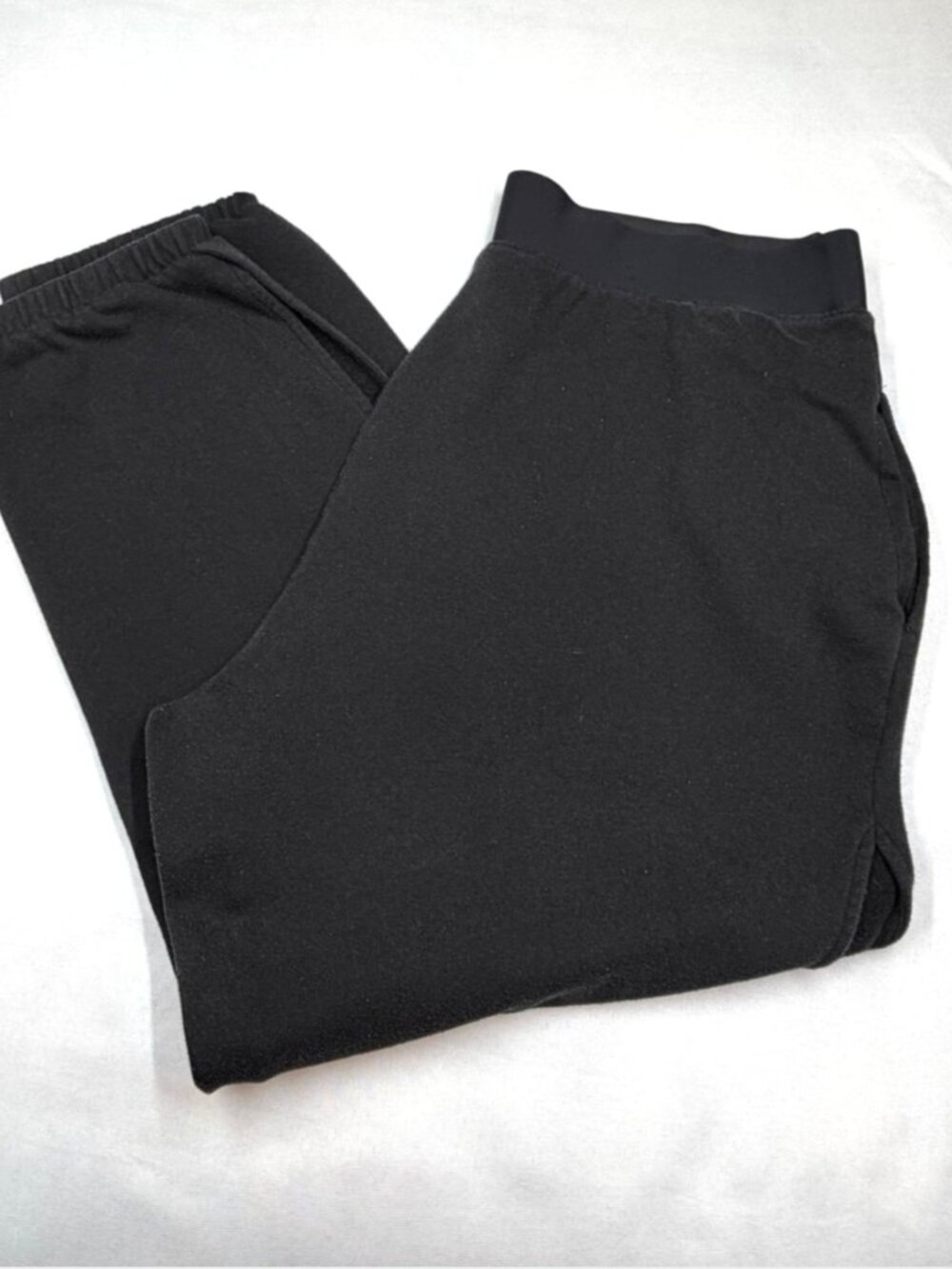 Victoria Sport black fleece sweatpants, Open leg, in size XL. EUC